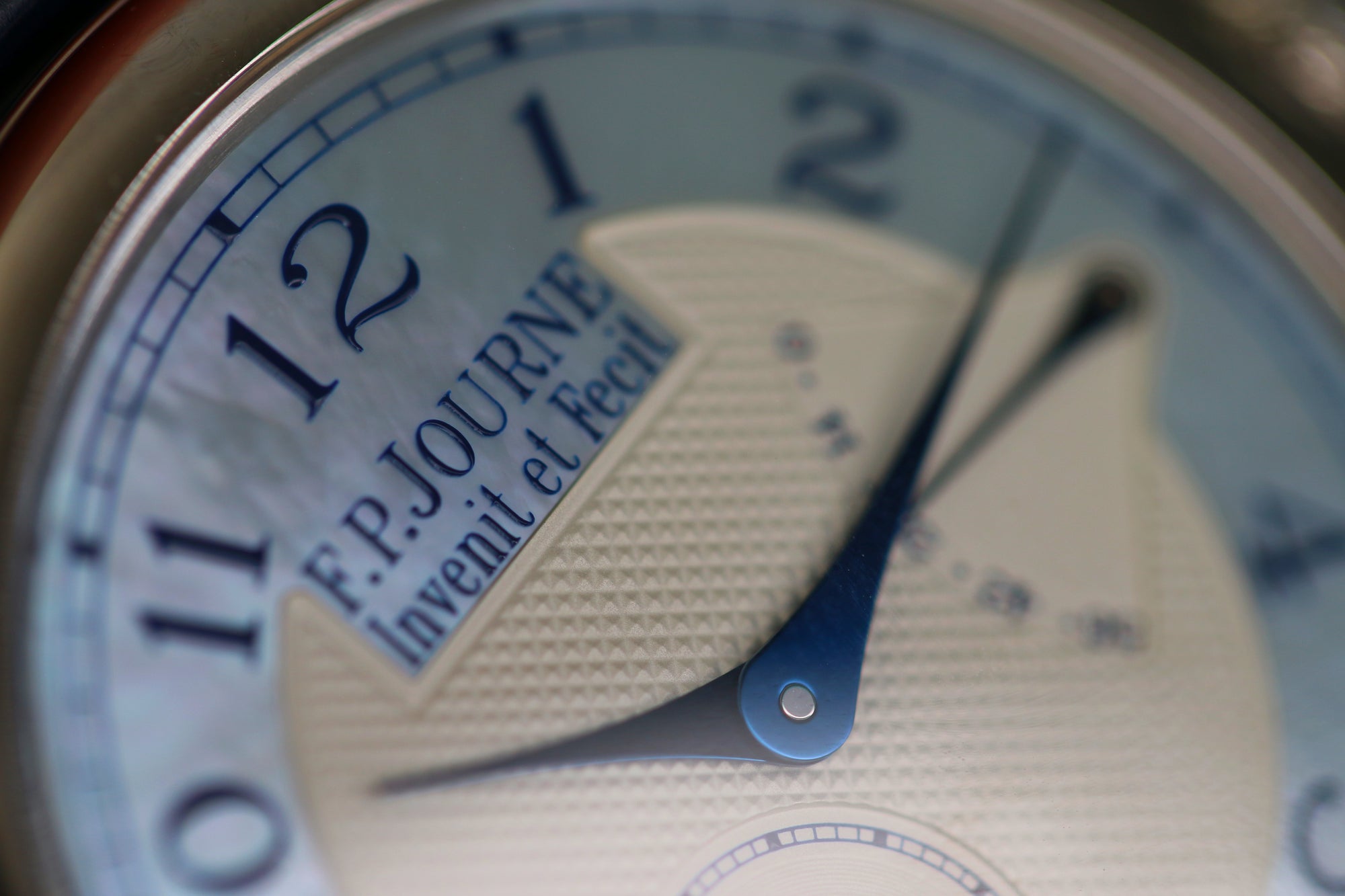 Chronometre Souverain Blue Mother Of Pearl - The Second Hand Club