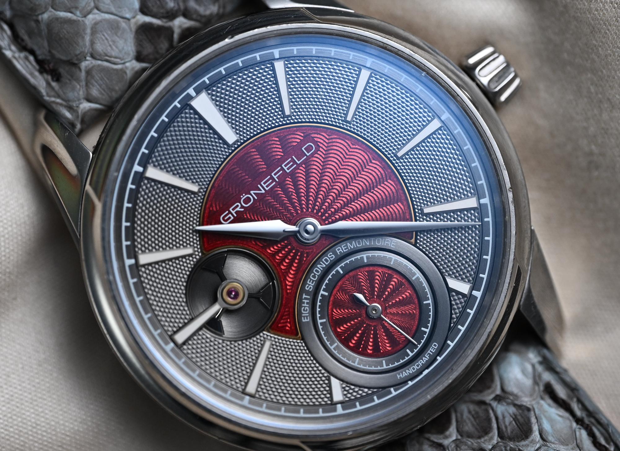 1941 Remontoire Kari Voutilainen Red Dial - The Second Hand Club