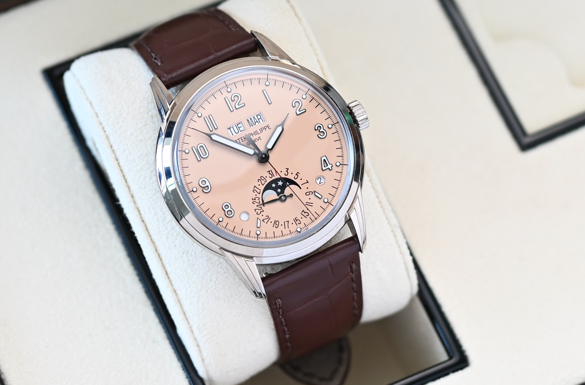 5320G Salmon Perpetual Calendar