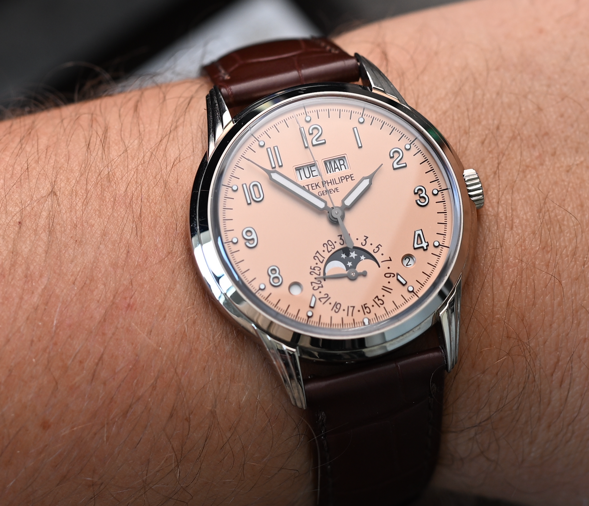 5320G Salmon Perpetual Calendar